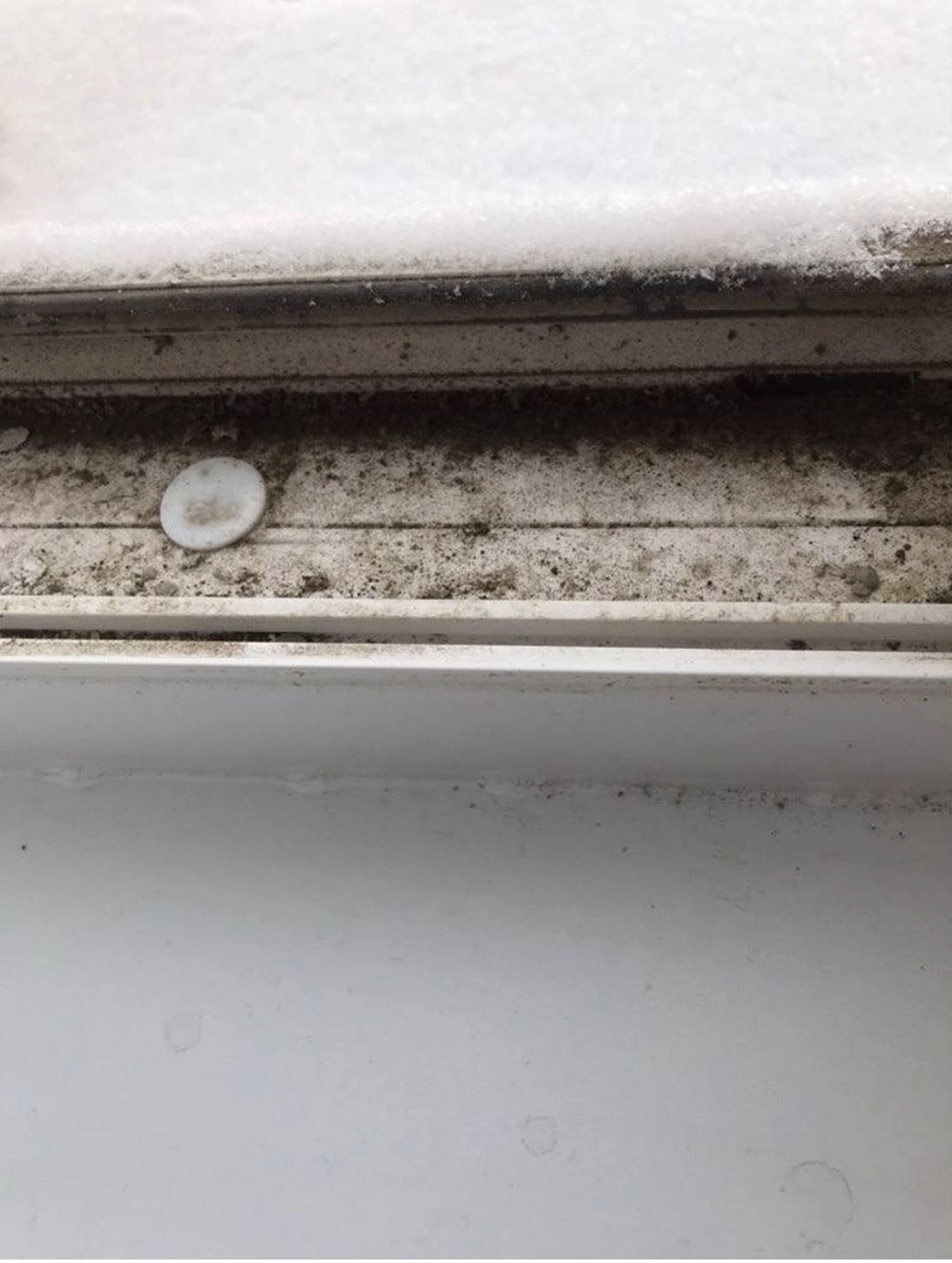 This is how the windows look if opened even briefly