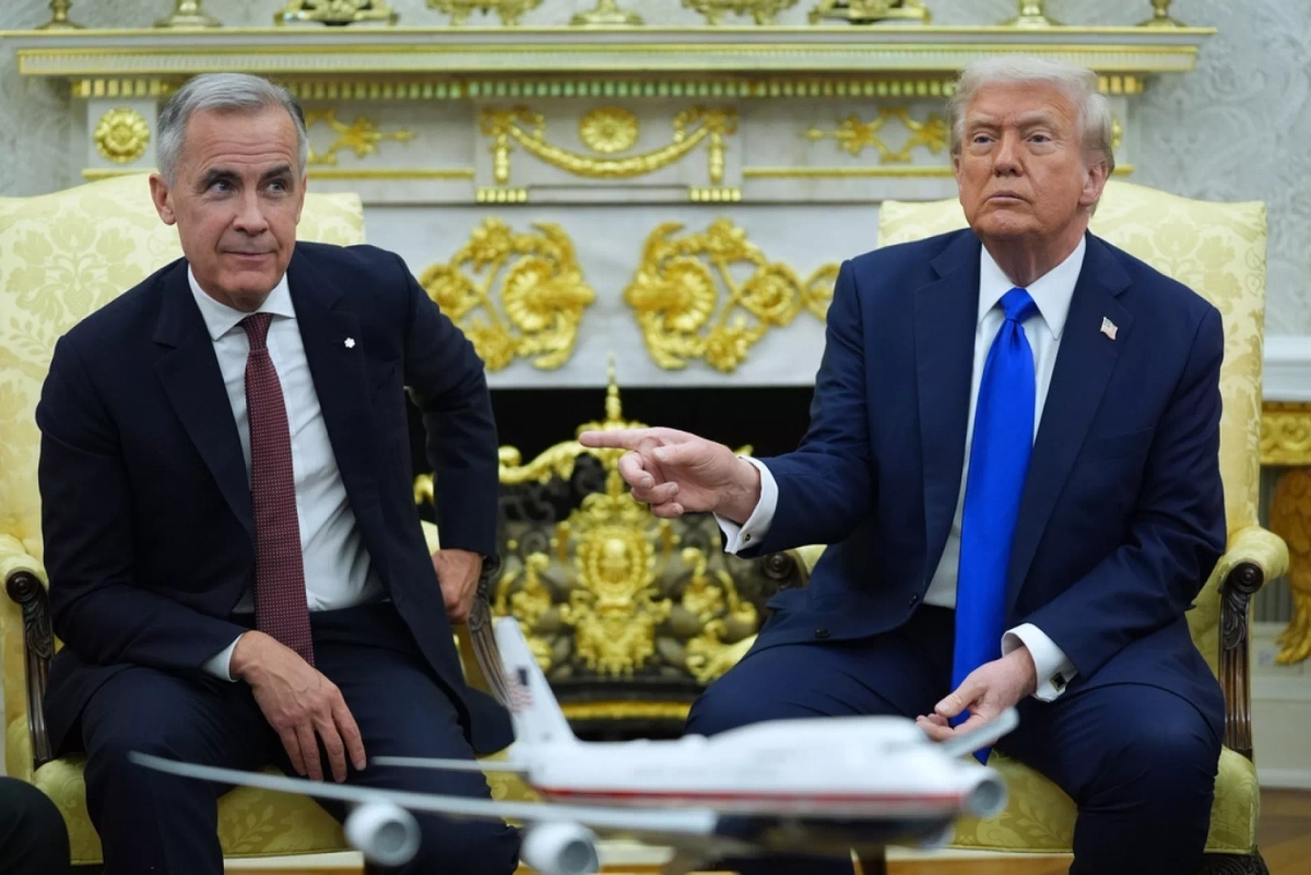 Donald Trump and Mark Carney in the Oval Office of the White House, Washington, October 7, 2025
